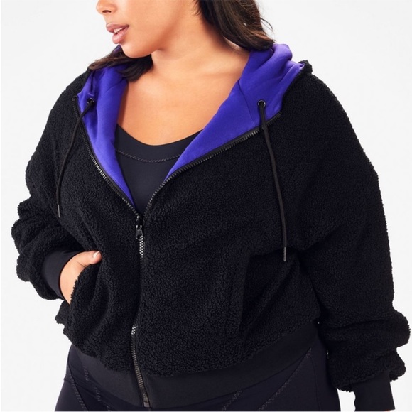 Fabletics | Rose | Reversible Jacket - Picture 3 of 16